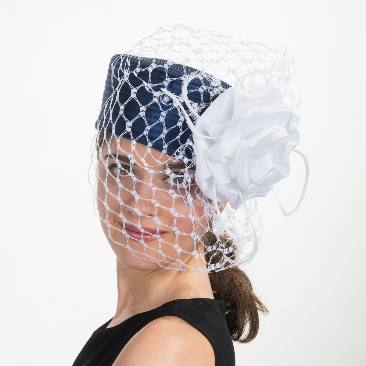 Satin Flower Face Veil Pillbox Hat | SUN YORKOS