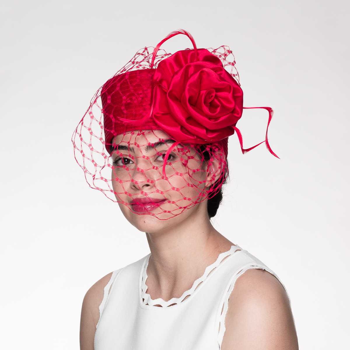 Satin Flower Face Veil Pillbox Hat | SUN YORKOS